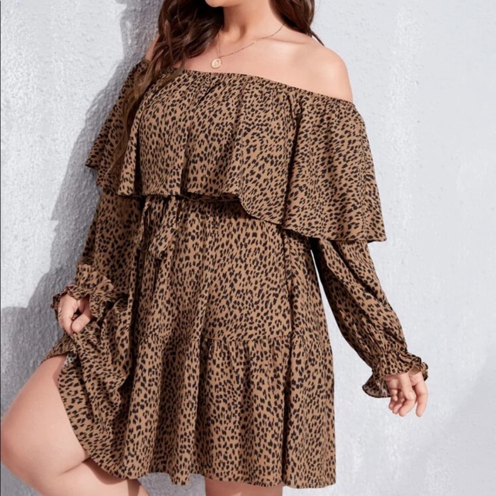 Plus size leopard print off shoulder dress - Picture 3 of 5